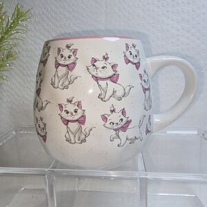 DISNEY THE ARISTOCATS MARIE MUG WHITE WITH PINK INSIDE EUC